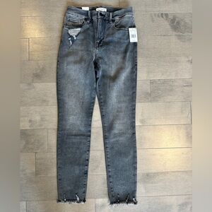 Good American- Good Legs Crop. Size 2/26” waist. Inseam 27” NWT.